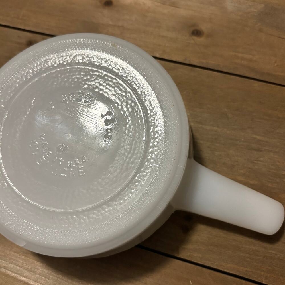 Milk Glass Glasbake 14 oz. 1 Handle Individual Casserole - Picture 4 of 5
